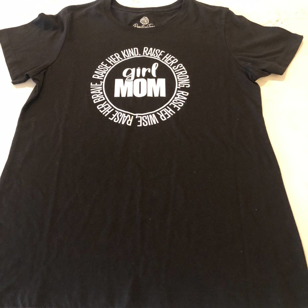 NWOT Cool Positive Tees "Girl Mom" T-Shirt